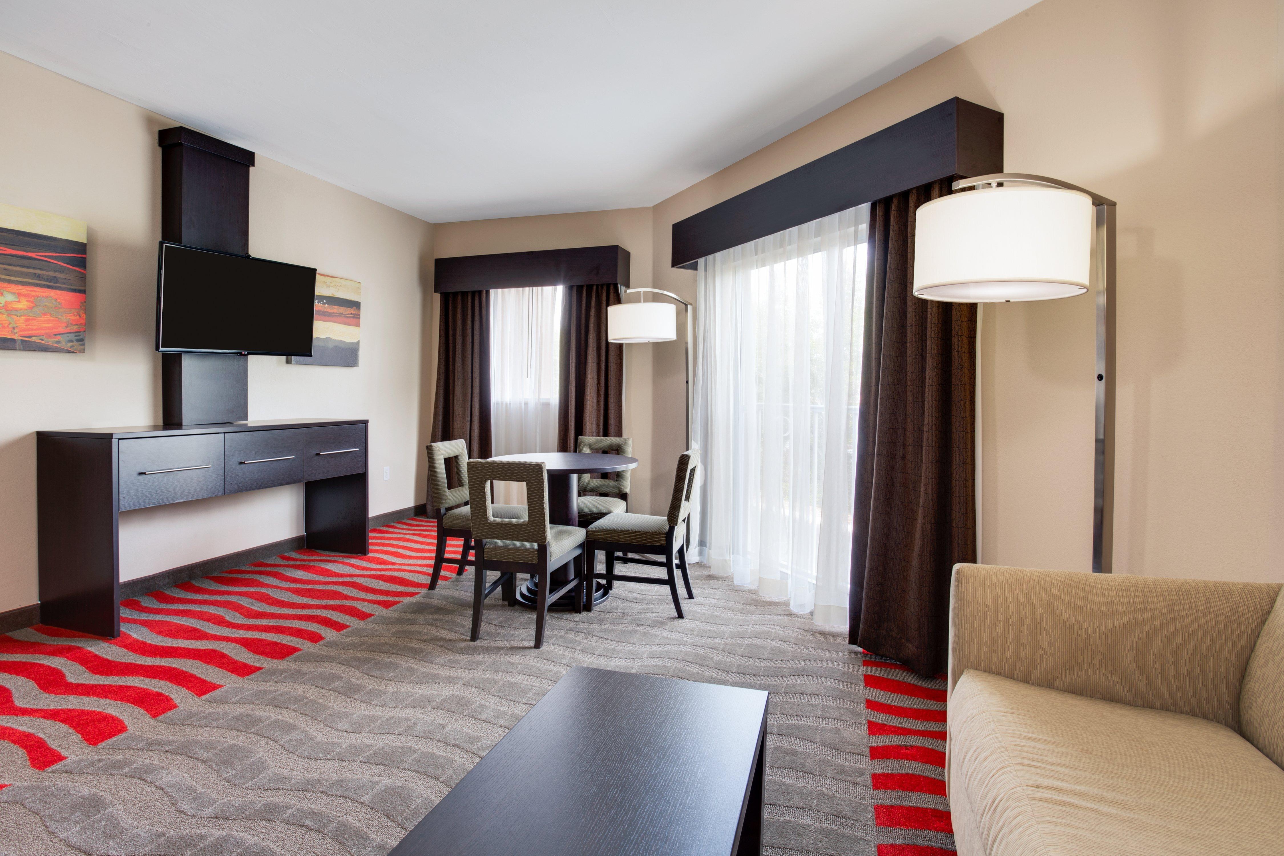 Holiday Inn Express & Suites Naples Downtown - 5Th Avenue By Ihg Екстер'єр фото