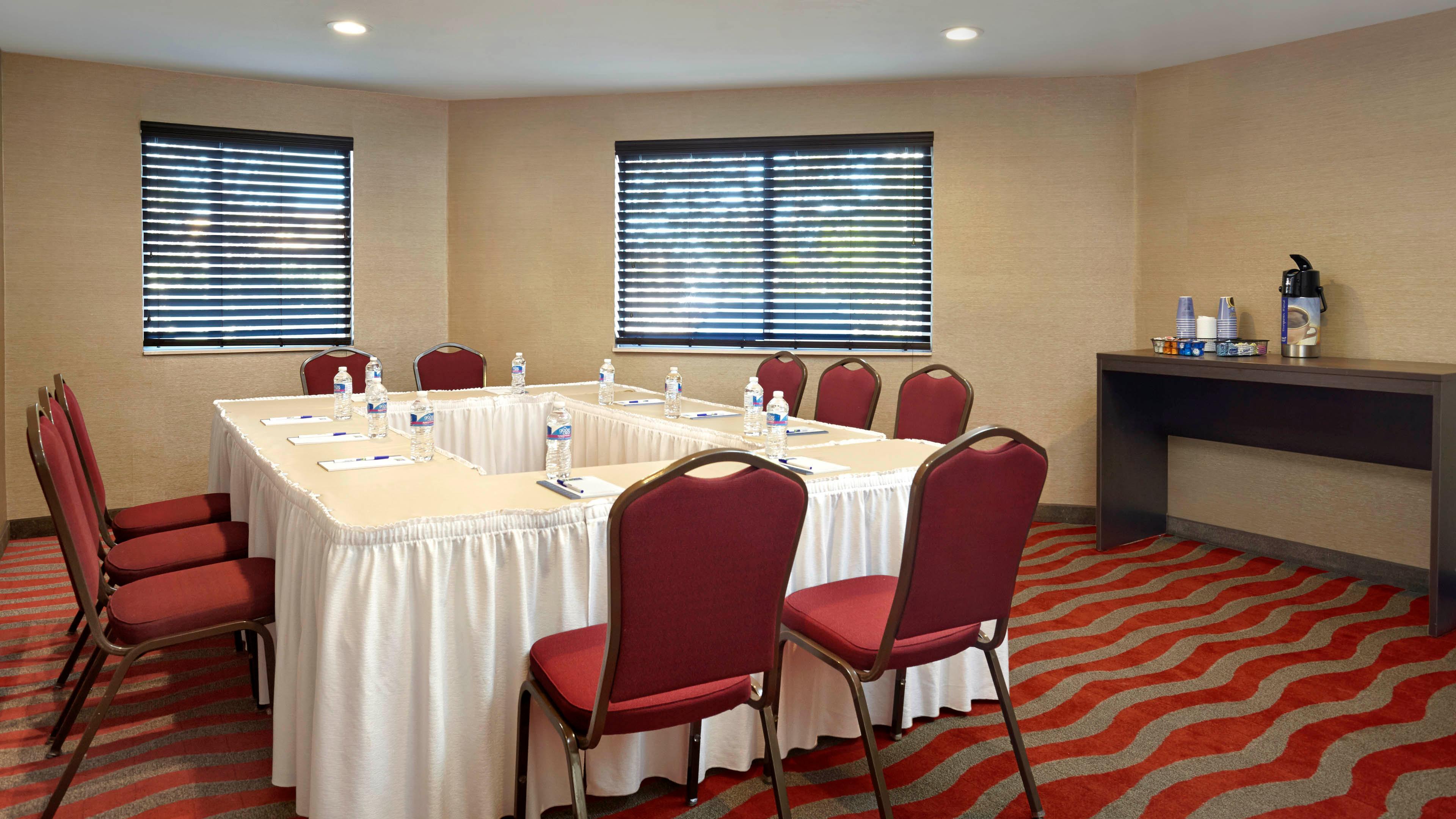 Holiday Inn Express & Suites Naples Downtown - 5Th Avenue By Ihg Екстер'єр фото